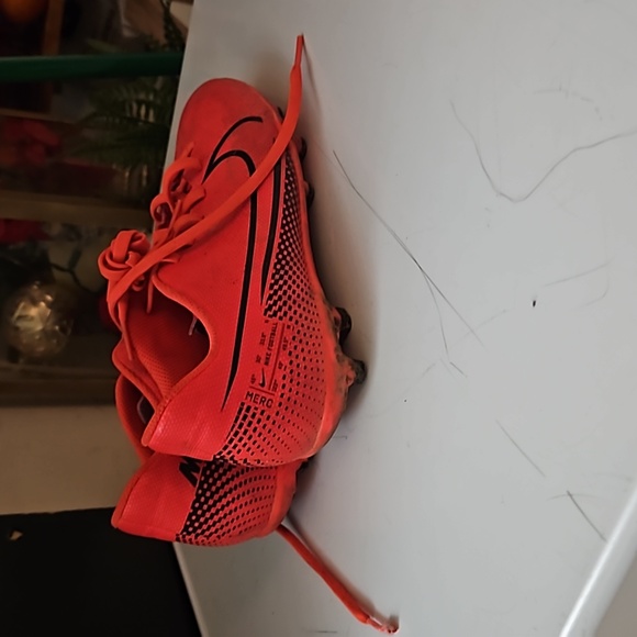 Nike Soccer Cleats size 5.5 - Picture 2 of 2